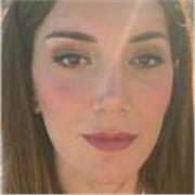Insegnante di materie letterarie latino compreso impartisce lezioni online.