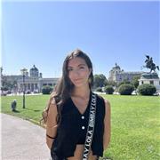 Profesora de matemáticas/química Primaria, ESO y Bachillerato en Sevilla. Estudiante de 3º de Medicina.