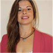 Profesora titulada en diseño gráfico, creativa y paciente. Imparto clases para aprender de forma práctica y dinámica.