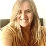 Profesora de matemática resonante práctica y adaptable todos