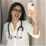 Je donne des cours d’anglais du primaire au lycée et j’ai de l’expérience en collèges et lycées publics