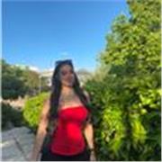 chica joven con un alto nivel de inglés, con ganas de enseñar y ayudar a los peques.