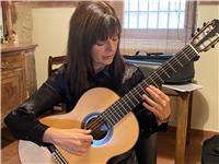 Profesora de guitarra clásica española. Profesora de música