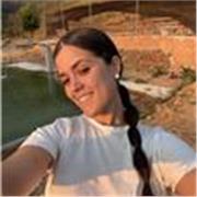 Profesora de primaria para todas las edades y para etapas inferiores de secundaria.