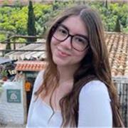 Profesora de primaria y ESO de todas las asignaturas. La asignatura que más disfruto enseñando es Lengua e Historia.