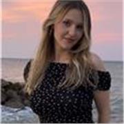 Profesora de apoyo de inglés (estudiante) para niños de primaria. Ayuda tanto para deberes como para conversación