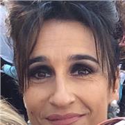 Profesor imparte clases relacionadas con el ámbito sanitario