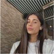 Insegnante di fisica e matematica, laureata magistrale in astrofisica, offre lezioni online chiare e intuitive per liceali 