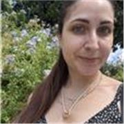 Soy profesora de latín y griego con experiencia, doy clases a estudiantes y personas interesadas en las lenguas clásicas.