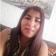 Profesora de párvulos ofrece estimulación y repaso de las clases