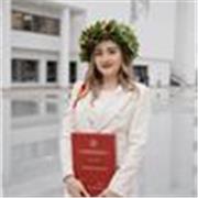Ciao! Sono Glenda, ho 24 anni e sono laureata con 110 e lode in Scienze della Formazione Primaria