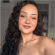 A niños de primaria. Me defino como una persona joven con ganas de empezar a trabajar y qué mejor que con niños que me encantan