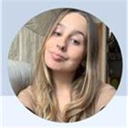 Profesora estudiando ADE, capacitada para impartir clases de la ESO y Bachillerato de ciencias sociales.