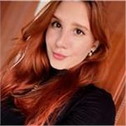 Profesora de Diseño Gráfico, Branding y Creación de Contenido para todos los niveles.