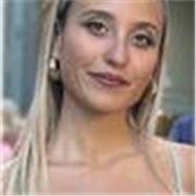 Supporto allo studio online per studenti delle scuole superiori con un'esperta in Economia Aziendale