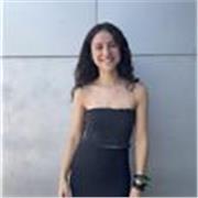 Estudiante de Filología Hispánica y Lingüística y Lenguas aplicadas, entusiasmada por los idiomas y la enseñanza.