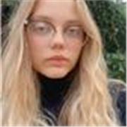studentessa universitaria. Diplomata al Liceo Scientifico Cannizzaro, sezione Cambridge certificazione inglese C1