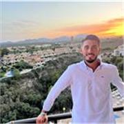 Aplicado, risueño, divertido, entretenido, objetivo, directo, leal, motivador