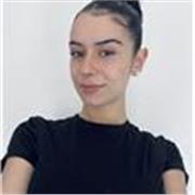 Me considero paciente y apasionada en la enseñanza e infancia, por lo que mi objetivo y especialidad resultan las clases y cuidado