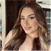 Profesora cariñosa de estimulación temprana y apoyo para niños de guardería e infantil