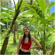 Profesora de inglés, de biología y de ciencias, en la zona de Leganés.