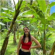 Profesora de inglés, de biología y de ciencias, en la zona de Leganés.