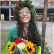 Laureata magistrale in biotecnologie mediche impartisce lezioni di chimica e biologia per studenti di medie e superiori