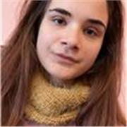 Insegnante di letteratura italiana e storia per alunni della scuola primaria, secondaria di I e II grado
