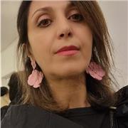 I am a multidisciplinary artist specialised in sculpture and installation art. I teach adults and children over 12 years old.