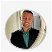 Profesor de matemáticas y ciencias en general así como humanidades, gran capacidad de atención al detalle.