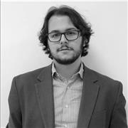 Si impartiscono lezioni di filosofia, storia, italiano e attività di doposcuola