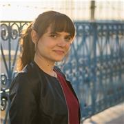 Professeure de langue arabe qui accompagne tous les passionnés de cette langue de toutes les tranches d’âge