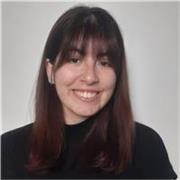 Estudiante Universitaria imparte clases de historia a niños y adolescentes