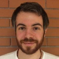 Dottore di ricerca dà ripetizioni di fisica agli studenti della scuola superiore