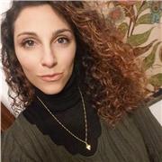 Insegnate di storia dell' arte impartisce lezioni a studenti delle scuole medie e licei in modo interattivo