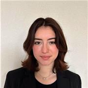 Tuteur qui donne des des cours particulier à des collégiens et des lycéens pour qu'ils excellent dans les matières scientifiques
