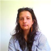 Maestra en Artes ofrece clases de artes creativamente