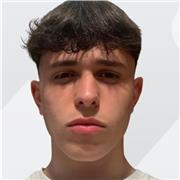 Ragazzo di 19 anni, neodiplomato e iscrittosi alla facoltà di ingegneria gestionale, volenteroso di dare lezione