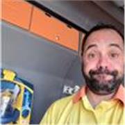 Profesor de emergencias sanitarias y TCAI  me afapto a todas las edades.