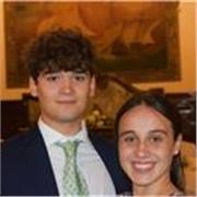 Estudiante universitario con capacidad de enseñar gran variedad de materias y experiencia con niños.