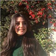 Je donne des cours en particulier en Arabe ( c'est ma langue maternelle ) et en Anglais ( étudiante en littérature anglaise)