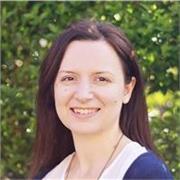 I am a native English speaker and qualified teacher, based in England