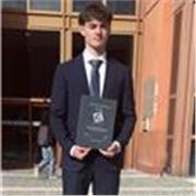Sono uno studente magistrale di Fisica presso l’Università degli Studi di Milano-Bicocca. Offro lezioni di Matematica e Fisica.