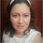 Maestra de enfermería para brindarles los cuidados a los pacientes
