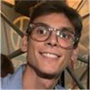 Studente in lettere impartisce lezioni di latino e italiano per studenti di scuola secondaria di primo e secondo grado