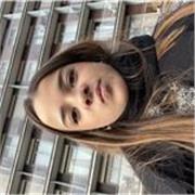 Amable y divertida con los niños, y podría cuidar a niños mientras sus familiares trabajan 