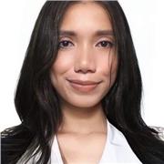 English teacher from the Philippines who can teach English to various ages through Literature and conversational learning.