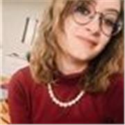 Insegnante di inglese, laureanda in scienze della comunicazione