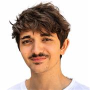 12 ans de stage au piano.Laureat de concours national en Russie. Je fais mes etudes au concervatoire de Toulouse. 18 ans