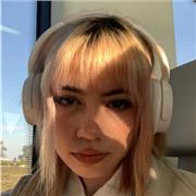 ¿Necesitas refuerzo en Historia o Inglés? Tengo formación avanzada en esos temas que podrá ayudarte .¿Te gustaría aprender a cantar? Como estudiante de canto durante 7 años, estoy segura de que puedo ayudarte.